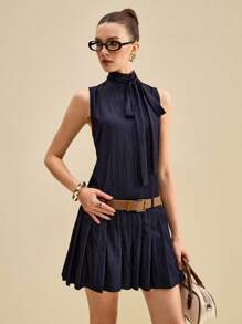 Muvela Robe courte pour femme avec ceinture en PU, ourlet plissé et cou attaché. Vêtements de retour à l'école et tenue de bureau décontractée - Bleu marine - Voir 5