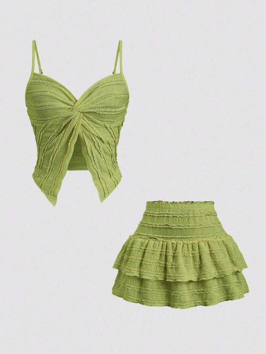 Sweetra 2 件套女士法式甜美荷叶边肩带扭纹前背心和 A 字形荷叶边下摆半身裙套装，春夏 - 綠色 - 查看 1