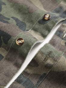 Manfinity Homme قميص كاجوال بأكمام طويلة متعدد الجيوب بطبعة الكامو من الجينز، مقاوم للتجعد والأوساخ، مناسب لجميع الفصول، خريفي