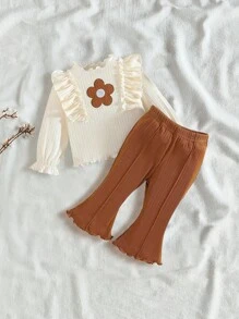 SHEIN Vintaside Kids 2 件装女婴盖袖刺绣花卉上衣和喇叭裤套装，休闲装 - 彩色 - 查看 9