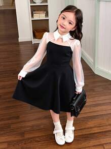 فستان بياقة للفتاة الصغيرة بتصميم محايد وبسيط وريحي ذو تجزيع ألوان مرقّع ومفرّغ - أبيض وأسود - مشاهدة 4