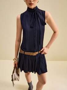 Muvela Robe courte pour femme avec ceinture en PU, ourlet plissé et cou attaché. Vêtements de retour à l'école et tenue de bureau décontractée - Bleu marine - Voir 1