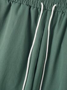 Manfinity Homme 男士字母条纹短袖衬衫短裤套装，夏季 - 彩色 - 查看 4