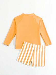 SHEIN 2 件套男童时尚休闲泳衣，条纹泳裤 + 纯色上衣，适合游泳、海滩和度假 - 黃色 - 查看 2