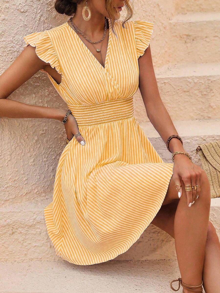 SHEIN PETITE 简约优雅条纹无袖短款女式连衣裙 - 黃色 - 查看 1