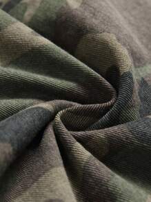 Manfinity Homme قميص كاجوال بأكمام طويلة متعدد الجيوب بطبعة الكامو من الجينز، مقاوم للتجعد والأوساخ، مناسب لجميع الفصول، خريفي