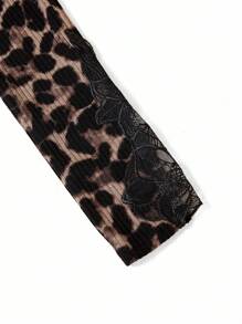 SHEIN Ellevyn 女式优雅豹纹修身打底 T 恤，蕾丝拼接透视性感闪亮水钻重饰 T 恤，秋季 - 咖啡棕 - 查看 5