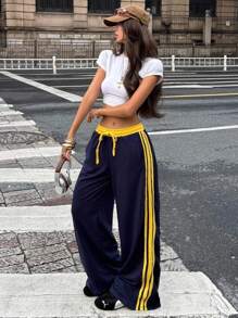 Coolane 男女夏季狂欢节街头运动休闲撞色条纹纹理装饰弹性腰带深蓝色和黄色阔腿运动裤 - 藏蓝色 - 查看 2