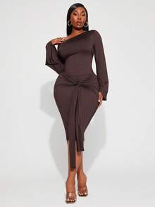 Radiana Bộ đồ nữ cỡ lớn thanh lịch, quyến rũ, gợi cảm, tối giản gồm 2 món: Áo cổ bất đối xứng, tay áo loe rộng, áo ôm sát và quần legging lửng ôm sát cùng thắt lưng thắt nút; Màu nâu; Thích hợp cho: Thường ngày, Phong cách đường phố, Trang phục phương Tây, Lễ hội âm nhạc, Cổ điển, Tối giản, Buổi hòa nhạc, Tiệc hóa trang, Khu nghỉ dưỡng, Đi chơi, Kỳ nghỉ, Ngày lễ, Hẹn hò, Tụ họp, Sinh nhật, Tiệc độc thân, Phong cách Gyaru, Nghỉ ngơi, Rave, Kín đáo, Sang trọng, Câu lạc bộ, Dễ thương, Thường ngày, Mua sắm, Thời trang đường phố, Đi chơi, Y2K, Y3K. - màu nâu - Xem 5