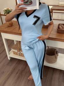 SHEIN Set de 2 piezas de pijama para mujer con camiseta de cuello en V con parches de encaje y pantalón recto, conjunto de pijama azul claro, conjuntos de ropa de estar en casa para mujer, ropa de estar en casa de cuello en V, conjuntos de pijama