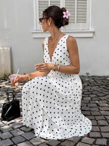 Siren Gaze Quần áo nữ mùa thu - Váy suông cổ yếm xếp nếp họa tiết chấm bi thanh lịch cho nữ, phong cách mới 2025! Đầm midi mùa hè phong cách Old Money chấm bi đen trắng, thiết kế xếp tầng, hoàn hảo cho hẹn hò, trà chiều, mặc hàng ngày, đi làm và đi chơi. Những món đồ thiết yếu mùa thu cho quý cô sành điệu - trắng - Xem 7