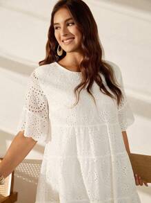 SHEIN LUNE Vestito estivo in taglia oversize con arricciatura, orlo con rouches e ricami traforati