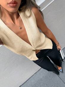Siren Gaze Butter Yellow Old Money Style Back To School Teacher Outfits For Women Winter Clothes For Women Autumn Clothes Woolen Metal Button Split Sleeveless Casual Top For Commuting Women's Solid Color Metal Button Casual Loose Knit Vest