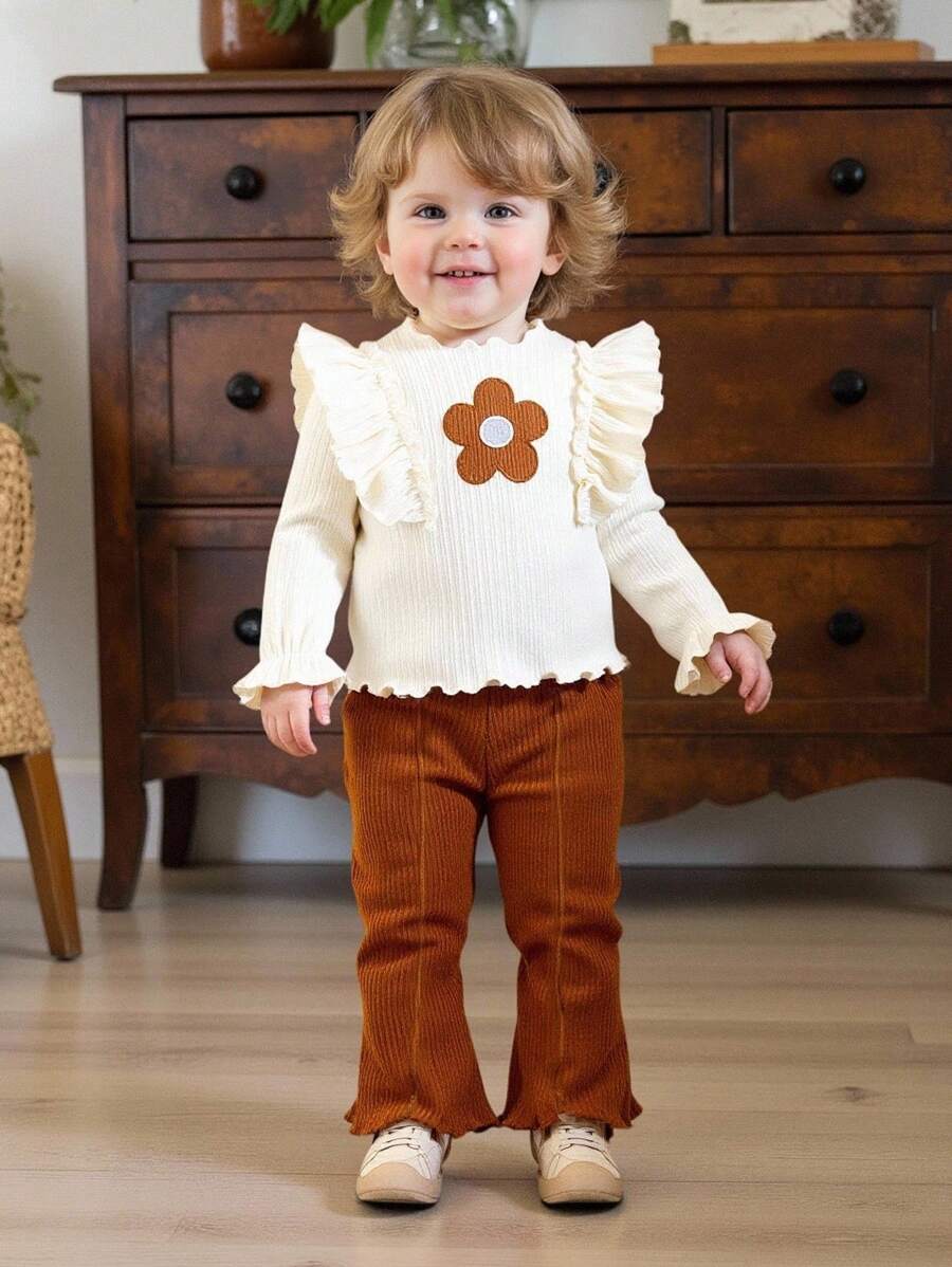 SHEIN Vintaside Kids 2 件装女婴盖袖刺绣花卉上衣和喇叭裤套装，休闲装 - 彩色 - 查看 1