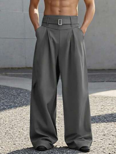 Manfinity Roghcode Pantalon noir pour hommes, pantalon à taille haute plissé à jambe droite et large, accessoire de décoration de taille, pantalon large à la mode et polyvalent pour hommes, pantalon gris à taille haute, pantalon ample, pantalon habillé pour hommes, automne