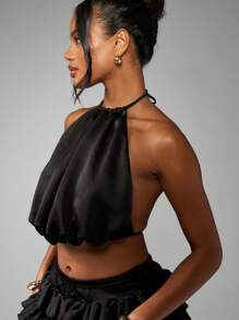 MISSGUIDED 魅力四射的露背荷叶边迷你两件套缎面派对俱乐部节日套装，搭配层叠裙摆，适合婚礼宾客、夏日夜晚外出等场合，优雅迷人。 - 黑色 - 查看 5