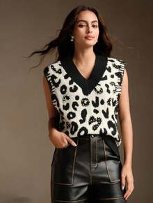 Anewsta Chaleco de punto con decoración de tachuelas y estampado de leopardo jacquard para mujer - Blanco y Negro - Ver 5