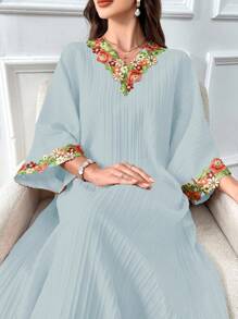 Al Najma 女士刺绣束腰外衣和阿拉伯传统长裙 - 淺藍色 - 查看 3