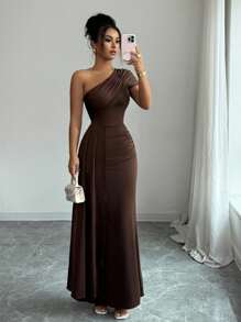 Elenzga 新款斜领荷叶边下摆不对称设计收腰优雅女士休闲度假连衣裙 - 咖啡棕 - 查看 4