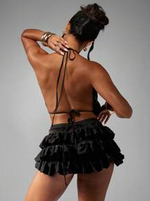 MISSGUIDED 魅力四射的露背荷叶边迷你两件套缎面派对俱乐部节日套装，搭配层叠裙摆，适合婚礼宾客、夏日夜晚外出等场合，优雅迷人。 - 黑色 - 查看 2