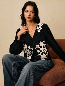 Poéselle 女士复古花卉刺绣系带衬衫，可爱上衣，波西米亚风，适合工作、冬季等各种场合，商务休闲女装，办公室女装，复古富家女装，优雅女装，秋季女装，冬季女装 - 黑與白 - 查看 7