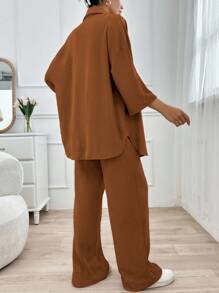 Conjunto de camisa y pantalones de unicolor informal para el transporte