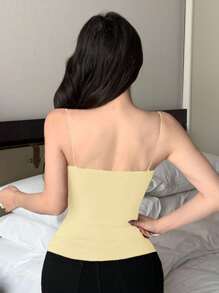 DAZY 内置衬垫褶皱设计修身吊带背心上衣，配有细肩带，短款女式上衣 - 黃色 - 查看 2