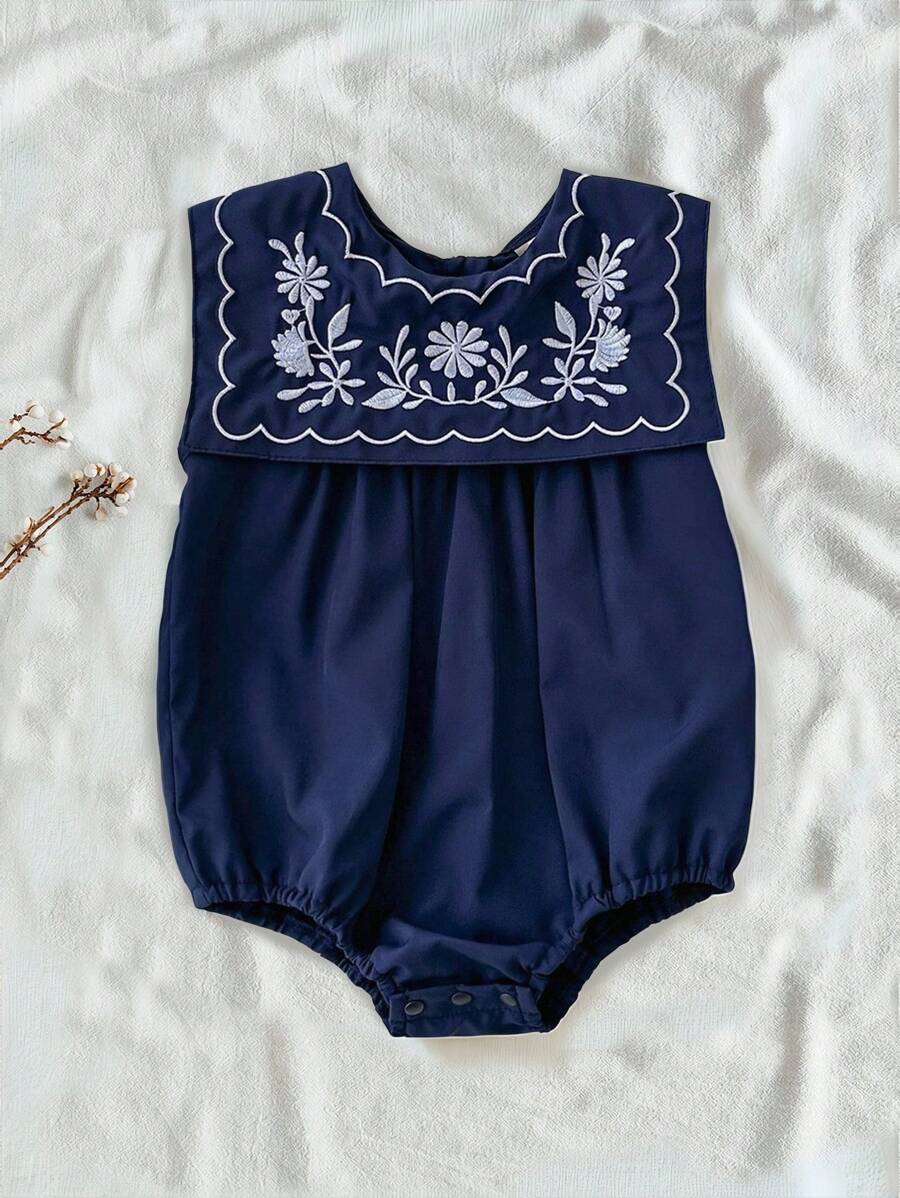 SHEIN Vintaside Kids 女婴0-2岁优雅花园花卉刺绣水手领无袖连体衣，休闲居家或户外穿着，春夏款