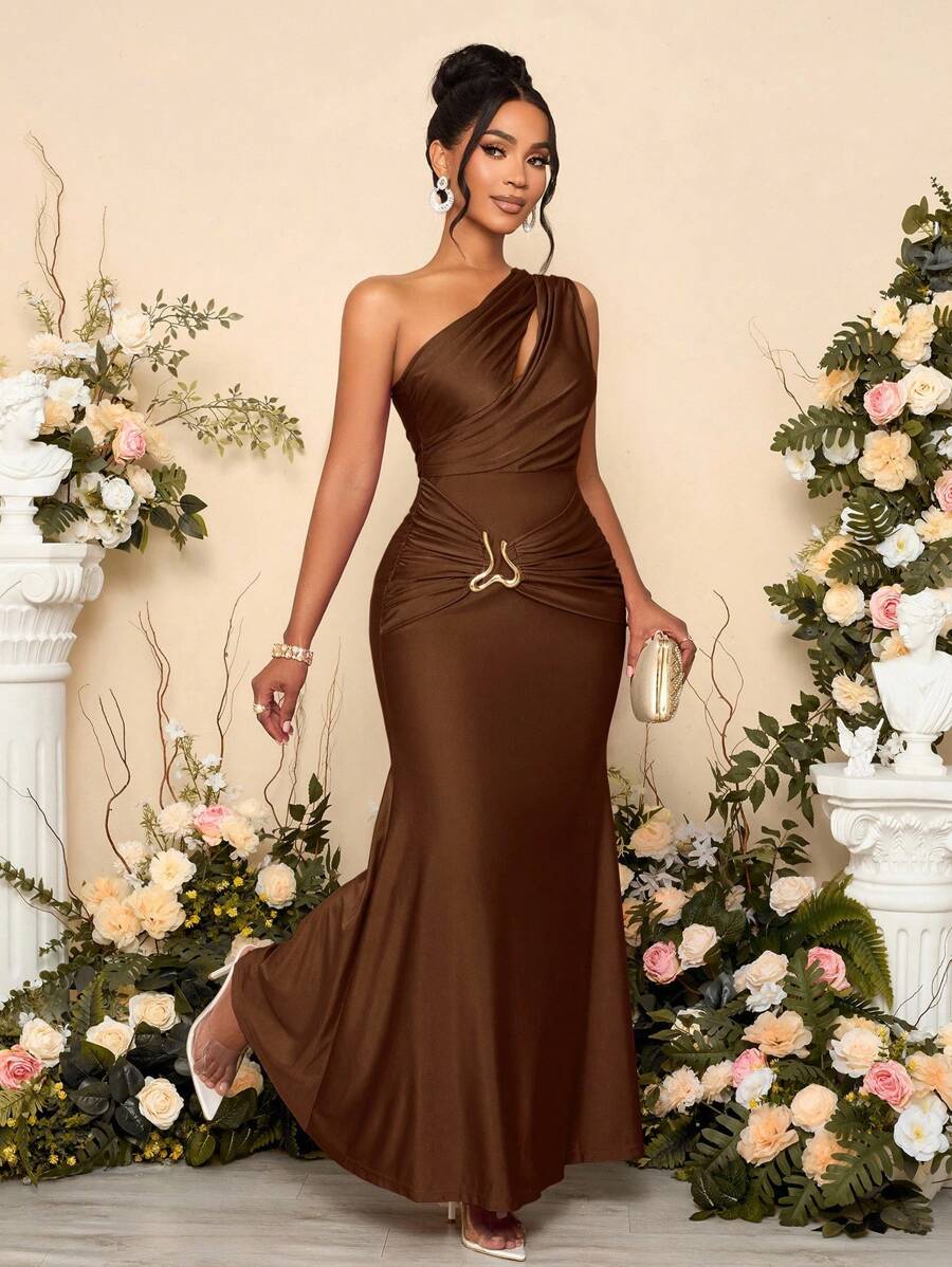 SOLERSUN 女式纯色镂空不对称领口金属装饰紧身连衣裙长款女装 - 咖啡 - 查看 1