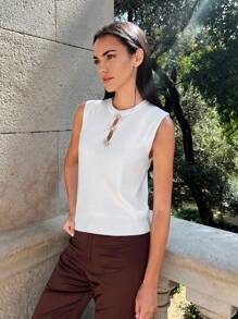 Maija All-Match Crew Neck Wide Strap Open Hollow Design Loose White Knit Tank Top For Women, Versatile Suitable For Spring, Summer, Early Autumn Browns Business Casual Pants Women Early Fall Casual Tank Top, Fall For Women,Winter For Women,Winter,Night Out,Going Out Tops Women, Night Out,Date Night,Old Money Style - White - View 5