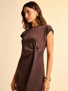 CAJUNI 女士度假热带休闲棕色短袖腰带褶饰扭纹连衣裙 - 棕色 - 查看 6