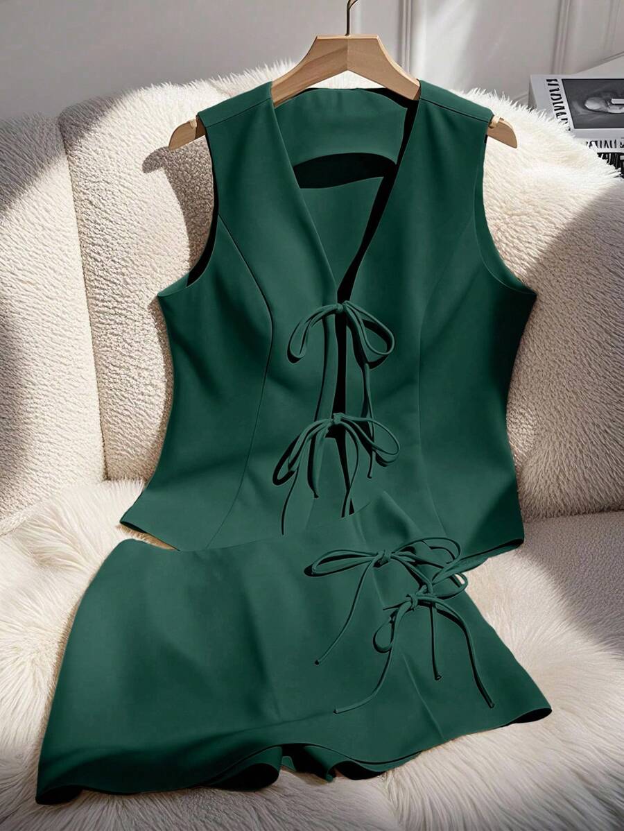 Franclia 女士纯色前系带背心衬衫和短裤休闲两件套 - 墨綠色 - 查看 1