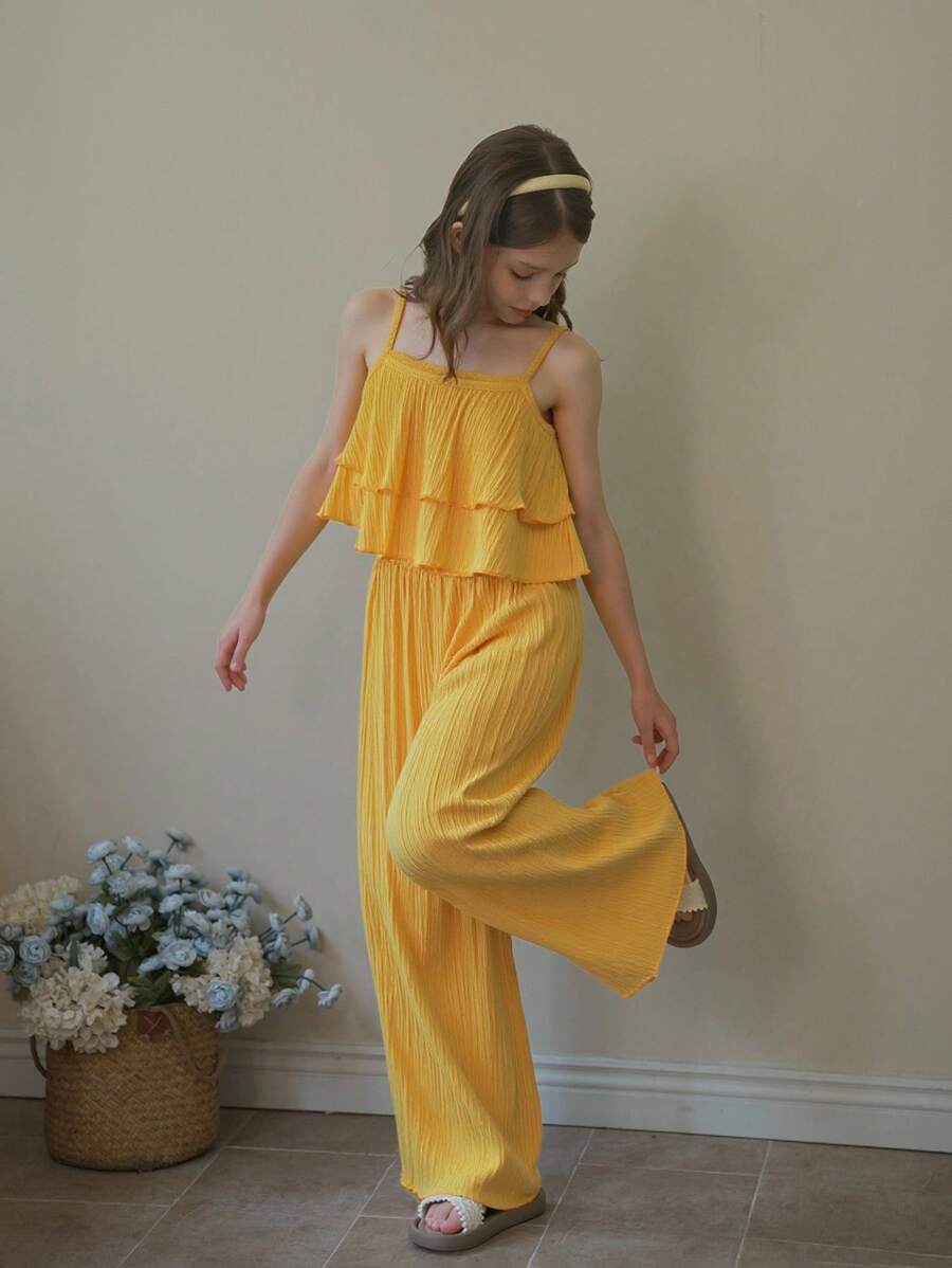 SHEIN Vintaside Kids Tween Girl Ruffle Hem Cami Top & Pleated Wide Leg Pants