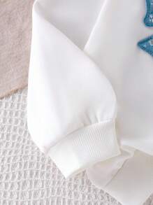 SHEIN ChillGRL 2pcs/Set Young Girls Autumn/Winter Knitted Crew Neck Sweatshirt With Bow Sequin Accent And Blue Knitted Bowknot Pants, Sports-Inspired Set Bow Outfit Baby Blue Outfit Bows On Clothes,Y2K Style,Back To School Clothes,Homecoming Set Girls Outfit Set Fall - White - View 5