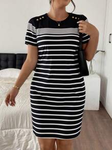 SHEIN Frenchy 大码女式条纹圆领短袖纽扣设计休闲夏装 - 黑與白 - 查看 4