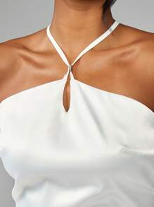 MISSGUIDED 夏季优雅缎面吊带露背上衣，适合晚宴、俱乐部、晚宴、婚礼宾客等场合，百搭时尚 - 白色 - 查看 6