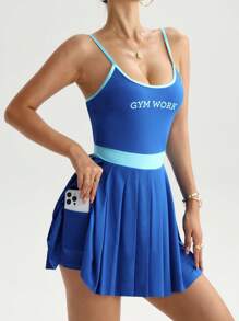 SHEIN Sports Rochie sport camisol plisată cu imprimeu cu litere în blocuri de culori pentru femei