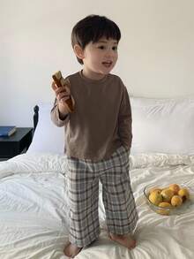 DAZY 男嬰圓領純色休閒T恤與條紋寬鬆長褲居家套裝，適合秋冬幼兒 - 咖啡棕 - 查看 3