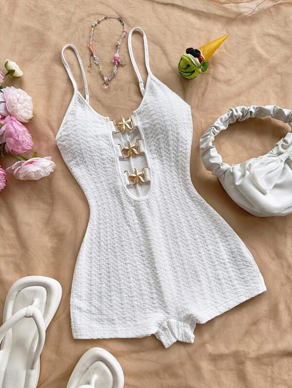 Soleia Conjunto de camiseta de punto texturizada y arrugada blanca de vacaciones para mujer, mono entallado con decoración de estrella de mar metálica en la parte delantera, adecuado para fiesta, cita, té de la tarde, playa, se puede llevar por dentro o por fuera, estilo callejero casual y de moda