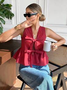 SHEIN Frenchy 女式夏季简约花朵刺绣前系带荷叶边下摆吊带背心 - 酒紅色 - 查看 5