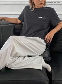 HELLO KITTY | DAZY 字母和卡通印花短袖T恤和条纹宽松睡裤女士睡衣套装