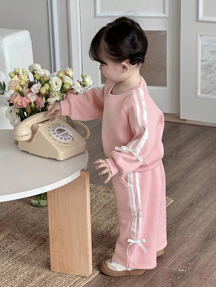 Baby Girl Spring & Autumn Casual Sports Style Raglan Sleeve Contrast Striped Bow Accent Pullover Hoodie And Loose Wide Leg Pants Set Toddler Girls Clothes