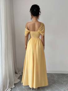 Elenzga 新款女士不对称领口镂空蕾丝拼接腰部抽绳下摆休闲优雅度假黄色连衣裙 - 黃色 - 查看 2