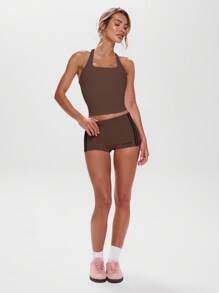 Musera Sport Top ajustado con cuello halter y tirantes en la espalda para actividades, entrenamiento, gimnasio, pádel, tenis, pickleball - Marrón Chocolate - Ver 5