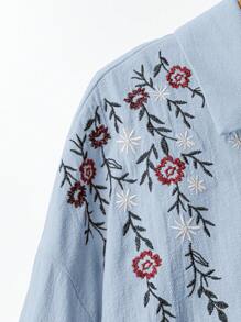 Modelyn 2件套女士假日休闲花卉刺绣衬衫和裤子套装 - 淺藍色 - 查看 4