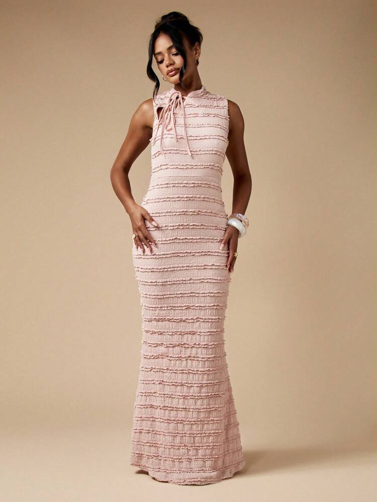 MISSGUIDED Ruched Textured Maxi Dress High Neck Sleeveless Form Fitting Party Wedding Guest Elegant Floor Length Glamorous Evening Gown With Front Tie Detail Ruffle Trim