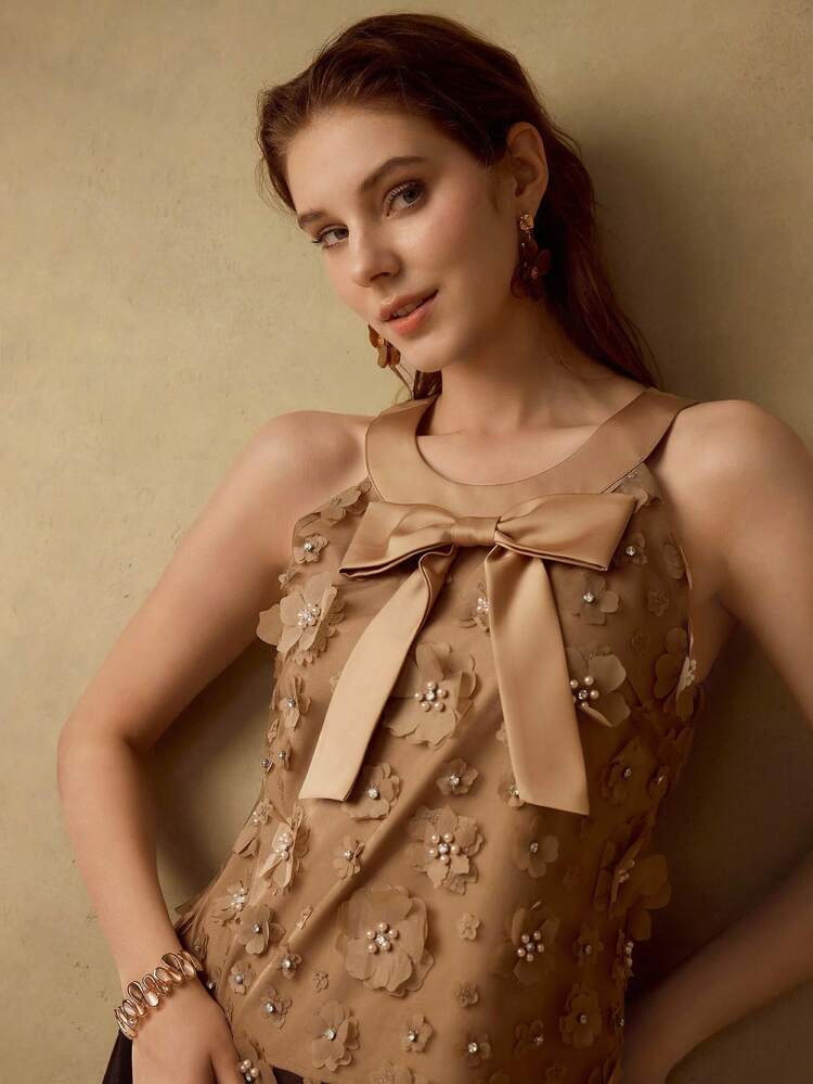 BOW DETAIL APPLIQUES TANK TOP