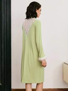 Moireta Elegante camisón de mujer con parche de encaje y puño esponjoso - Verde - Ver 2