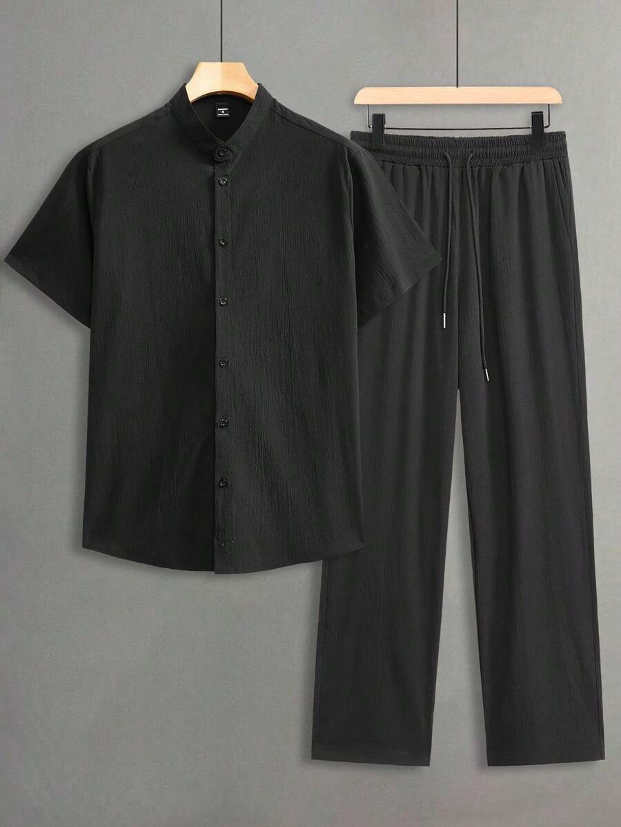 Manfinity Homme 男士立领黑色短袖衬衫和裤子套装，时尚现代，休闲装，成熟休闲通勤和度假装，送给丈夫或男朋友的礼物，情侣装，舒适装 - 黑色 - 查看 1