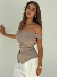 Aloruh New Off Shoulder Simple Fashion Office Wear Short Ruched Asymmetric Hem Off-Shoulder Blouse - Apricot - View 6